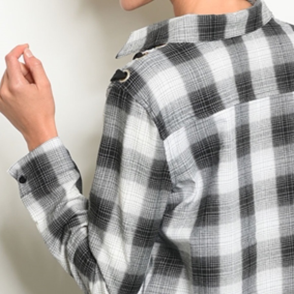 BLACK BUTTON DOWN PLAIN TUNIC TOP! - Picture 3 of 5